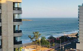 ESPETACULAR!! Apto na PRAIA DE ITAPARICA - Com Wi-Fi 360mbps, Ar Condicionado, Estacionamento, Globoplay e Cozinha Completa